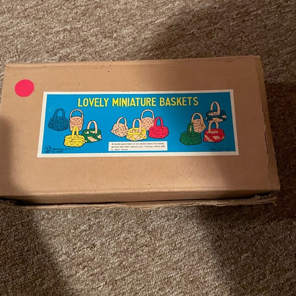 Brand new little craft baskets - Picture 2 of 3